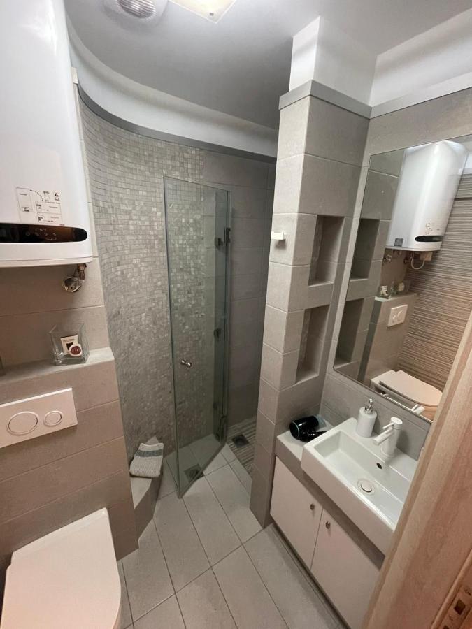Vip Skg Central Apartment Tesalonika Bagian luar foto