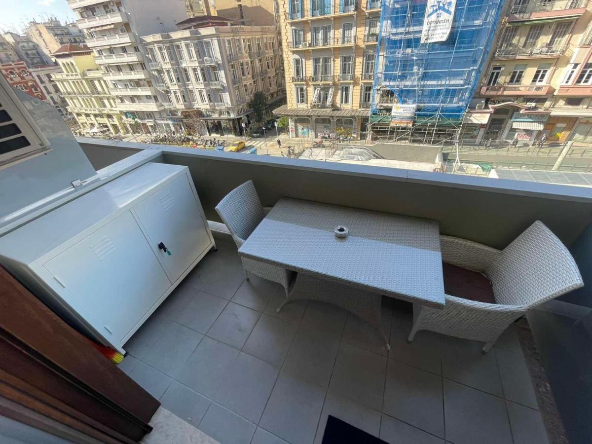 Vip Skg Central Apartment Tesalonika Bagian luar foto